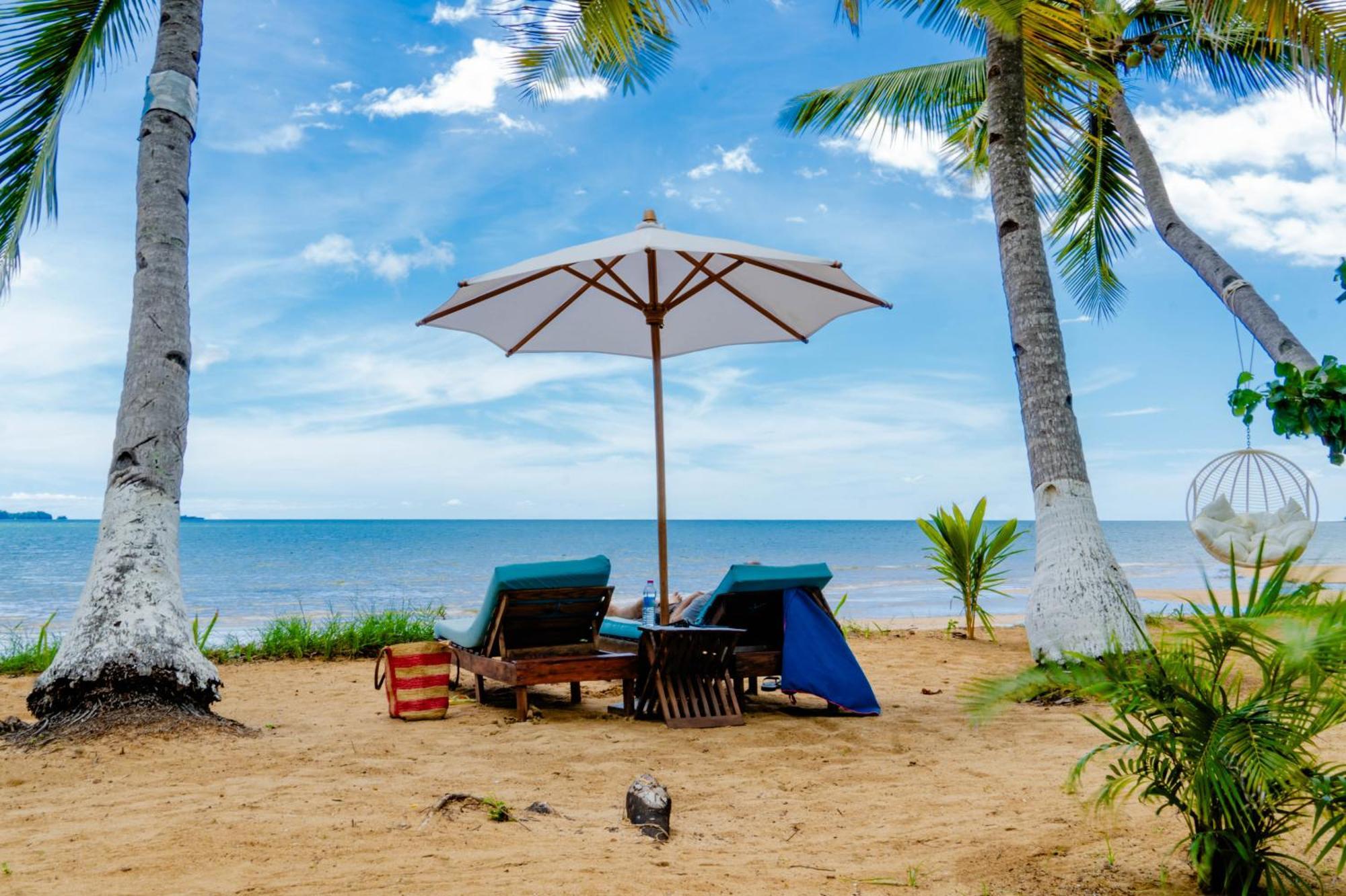 Long Beach Resort, Нуси-Бе Экстерьер фото