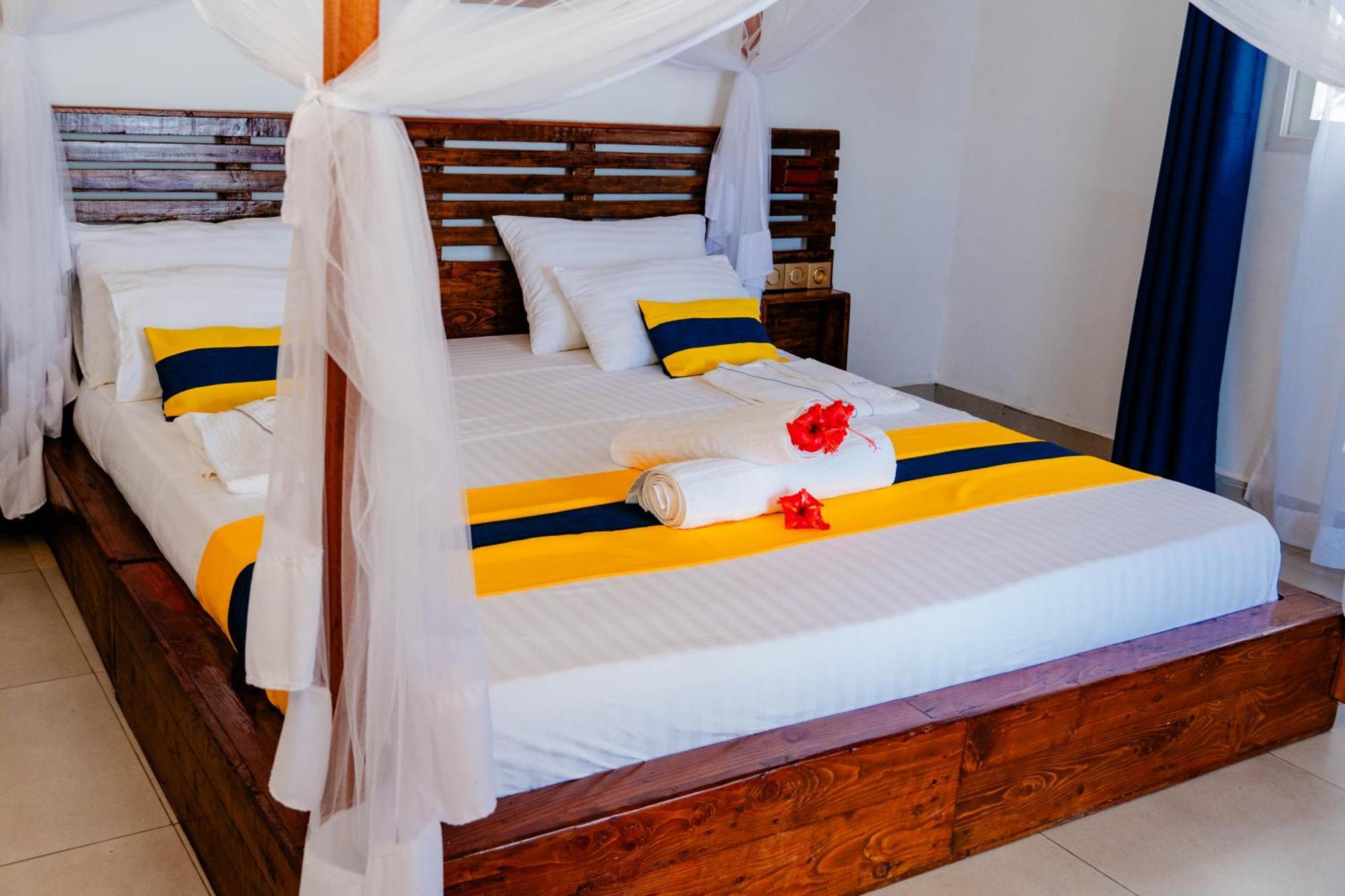 Long Beach Resort, Нуси-Бе Экстерьер фото