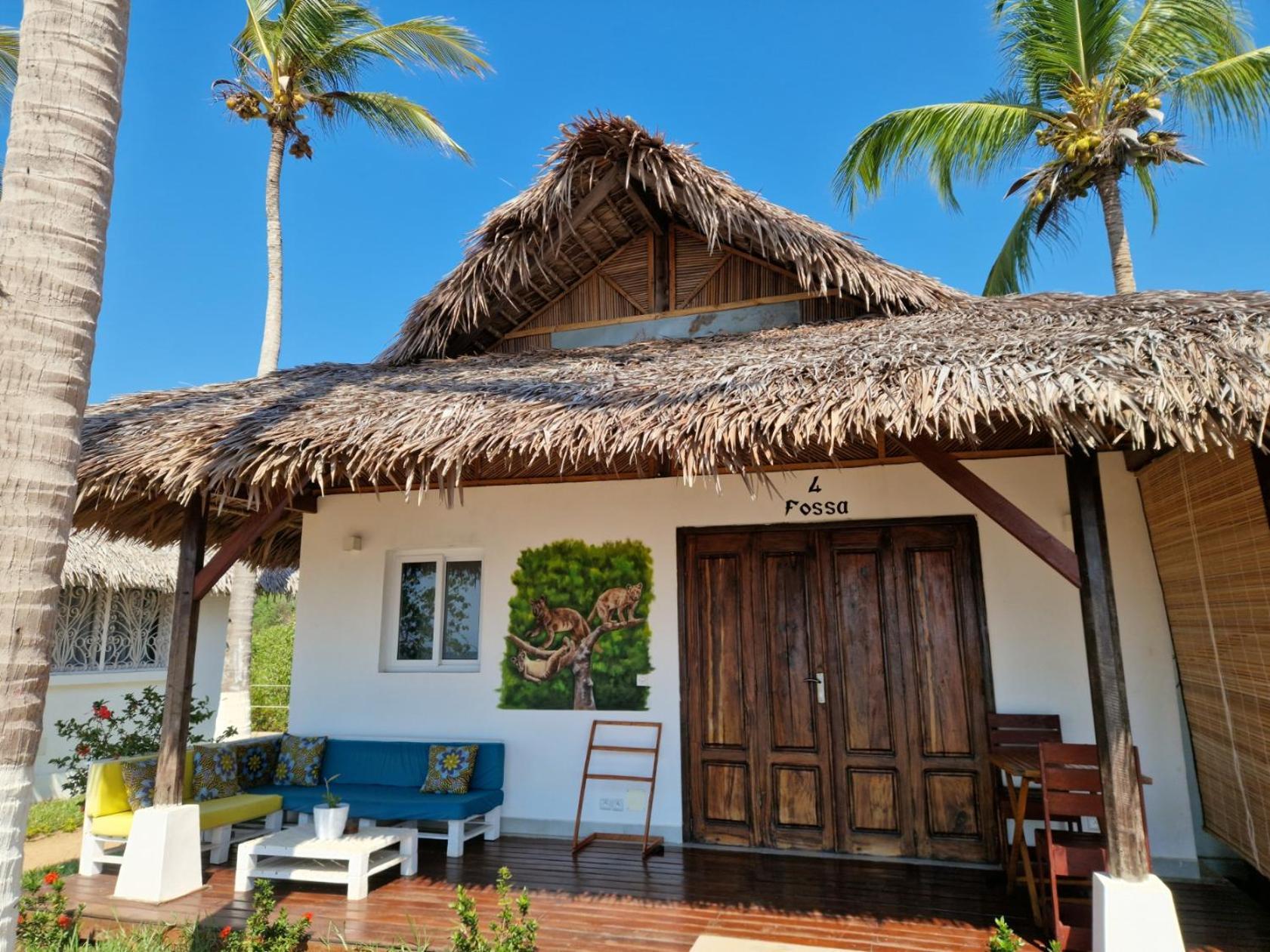 Long Beach Resort, Нуси-Бе Экстерьер фото
